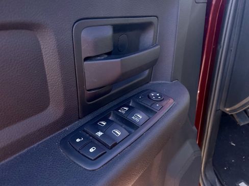 Used 2018 RAM 2500 Tradesman w/ Chrome Appearance Group image 13