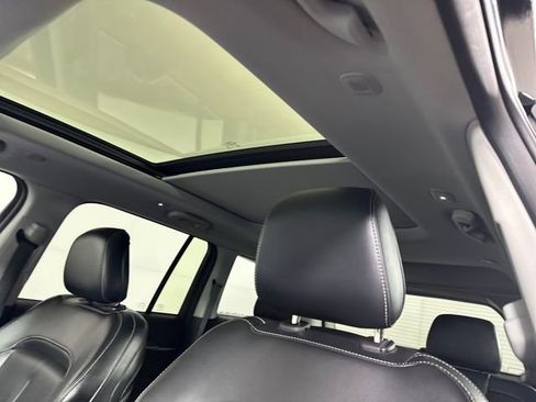 Used 2023 Jeep Grand Cherokee 4WD 4xe image 12