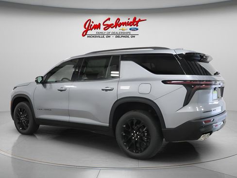 New 2026 Chevrolet Traverse LT w/ Midnight/Sport Edition AWD/4WD image 4