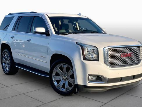 Used 2017 GMC Yukon Denali w/ Open Road Package AWD/4WD image 3