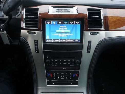 Used 2013 Cadillac Escalade Platinum image 13