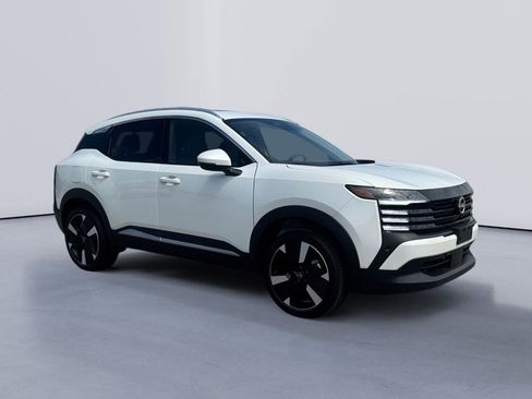 New 2025 Nissan Kicks SR w/ SR Premium Package image 7