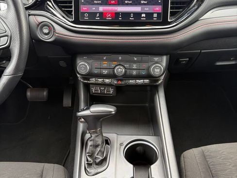 Used 2025 Dodge Durango GT RWD image 21