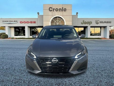 Used 2025 Nissan Altima 2.5 SV w/ SV Special Edition Package FWD image 8