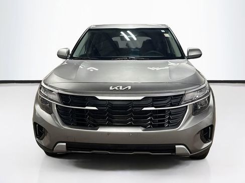 Used 2024 Kia Seltos LX AWD/4WD image 2