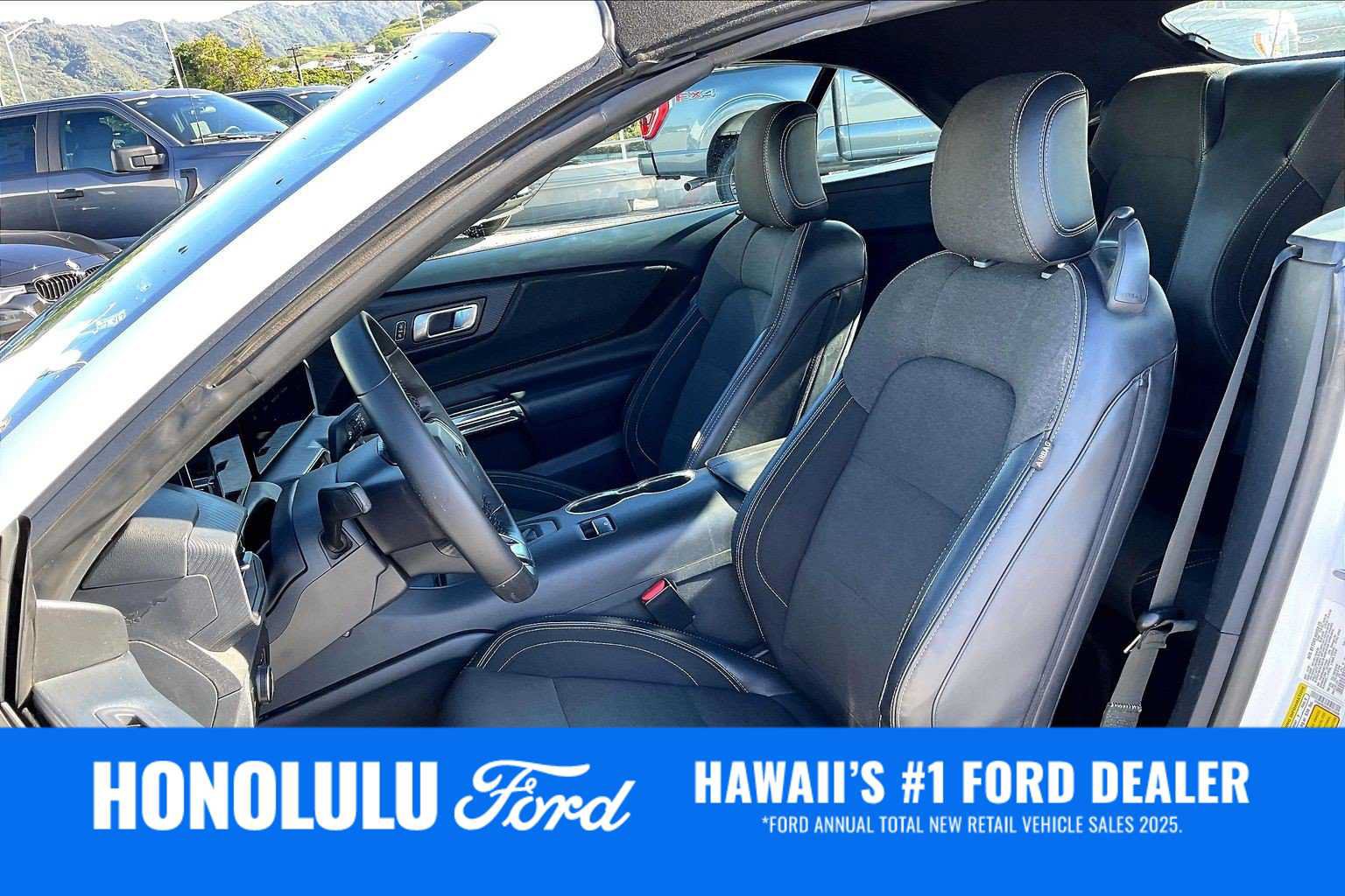 Used 2024 Ford Mustang Convertible RWD image 11