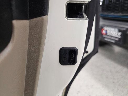 Used 2016 Honda Pilot EX image 29