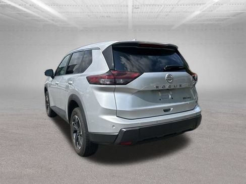 Used 2024 Nissan Rogue SV AWD/4WD image 7