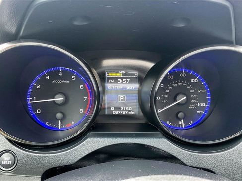Used 2018 Subaru Legacy 2.5i Premium w/ Moonroof Package AWD/4WD image 23