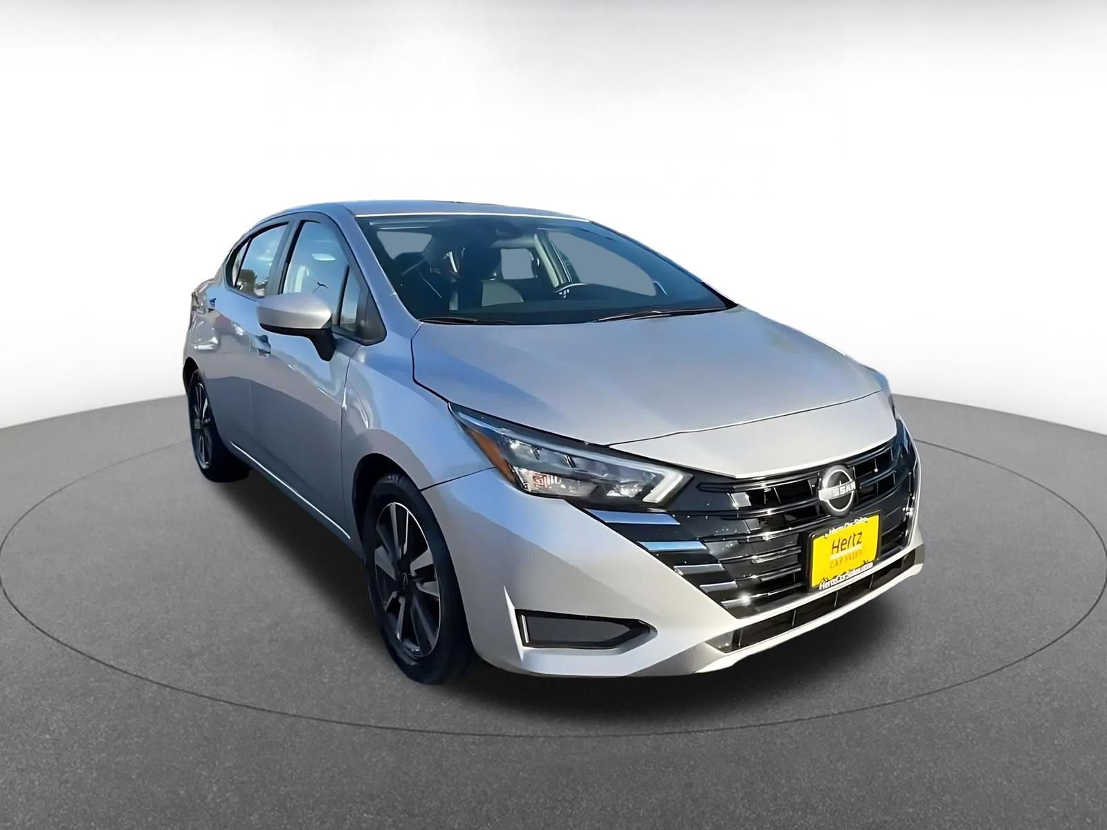 Used 2025 Nissan Versa SV FWD image 3