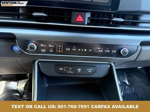 Used 2026 Kia Carnival LX FWD image 24