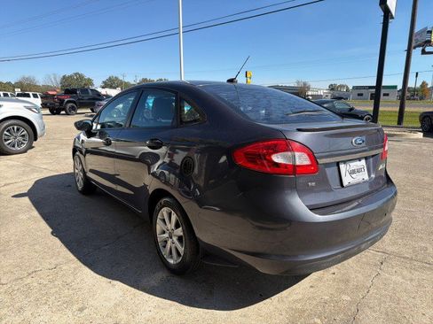 Used 2013 Ford Fiesta SE image 8
