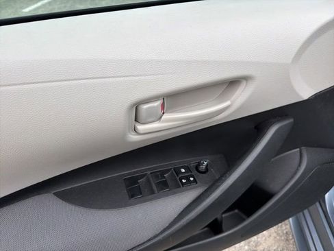Used 2022 Toyota Corolla L FWD image 19