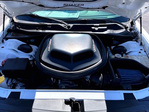 Used 2017 Dodge Challenger R/T Scat Pack RWD image 9