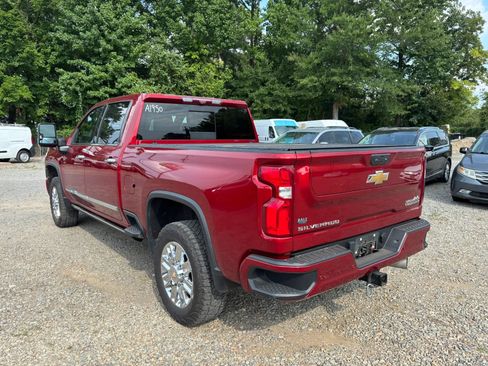 Used 2024 Chevrolet Silverado 2500 High Country w/ High Country Premium Package AWD/4WD image 2