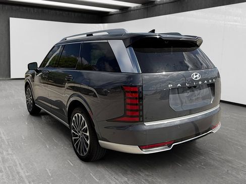 Used 2026 Hyundai Palisade Calligraphy FWD image 3