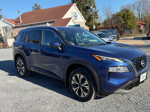 Used 2023 Nissan Rogue SV w/ SV Premium B Package image 3