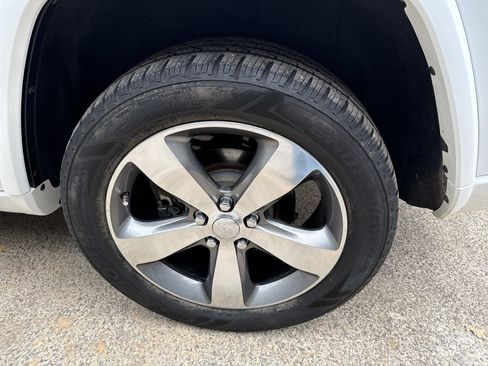 Used 2015 Jeep Grand Cherokee Overland w/ Trailer Tow Group IV image 20