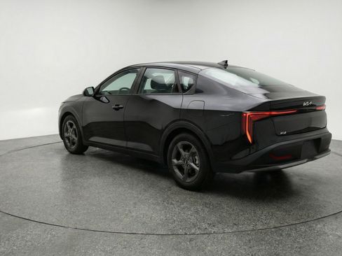 Used 2025 Kia K4 FWD image 6