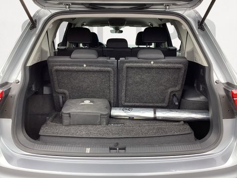 Used 2022 Volkswagen Tiguan S w/ Driver Assistance Package FWD image 13