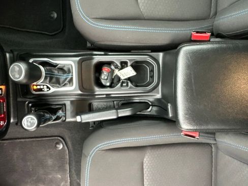Used 2023 Jeep Wrangler Unlimited Rubicon 4xe w/ Cold Weather Group AWD/4WD image 36