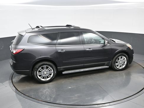 Used 2015 Chevrolet Traverse LT w/ Style and Technology Package image 39