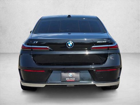 Used 2025 BMW i7 xDrive60 AWD/4WD image 8
