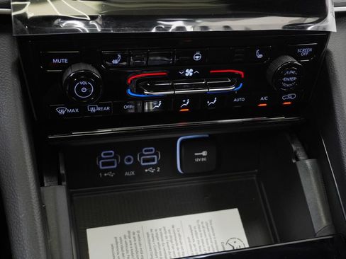 New 2026 Jeep Grand Cherokee L Laredo AWD/4WD image 25