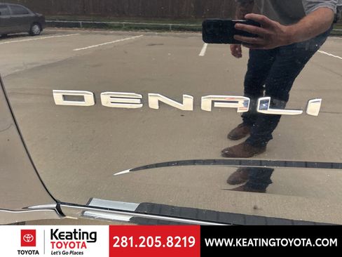 Used 2022 GMC Canyon Denali image 10