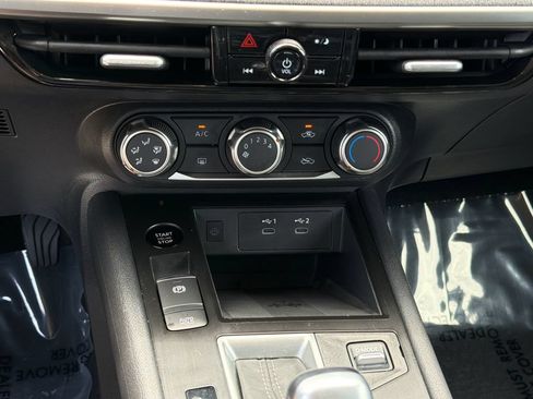 Certified 2025 Nissan Kicks SV FWD image 26
