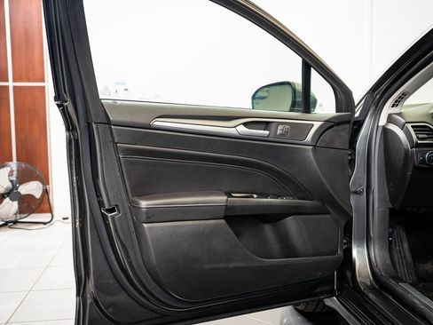 Used 2015 Ford Fusion Titanium image 24