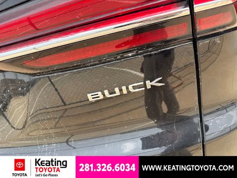 Used 2025 Buick Enclave Preferred AWD/4WD image 9