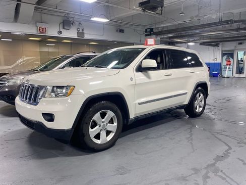Used 2011 Jeep Grand Cherokee Laredo AWD/4WD image 26