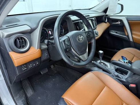 Used 2018 Toyota RAV4 Platinum FWD image 7