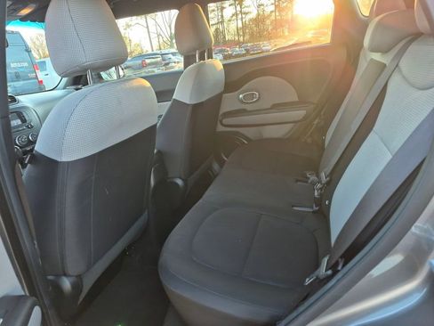 Used 2017 Kia Soul w/ Convenience Package image 11