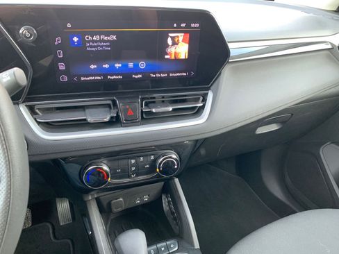 Used 2025 Chevrolet TrailBlazer LT image 18