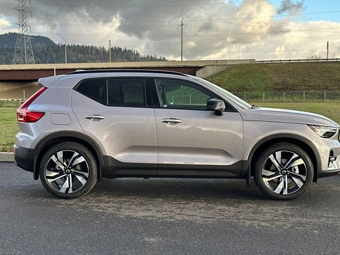 Used 2026 Volvo XC40 B5 Ultra w/ Protection Package Premier AWD/4WD image 2