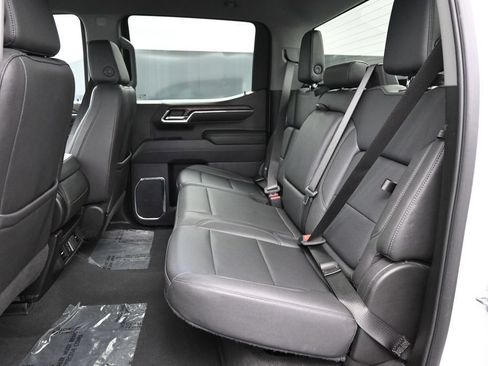 Used 2024 GMC Sierra 1500 SLT AWD/4WD image 19