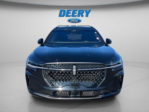 Used 2024 Lincoln Nautilus Reserve w/ Equipment Group 202A image 3