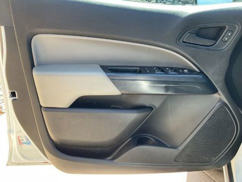 Used 2018 Chevrolet Colorado W/T w/ WT Convenience Package RWD image 12
