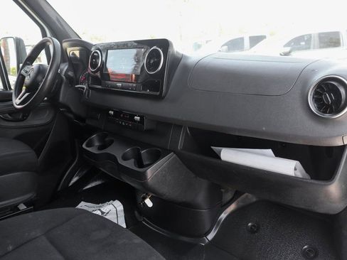 Used 2019 Mercedes-Benz Sprinter 170 image 28