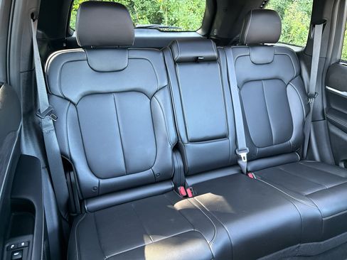 Used 2025 Jeep Grand Cherokee Limited w/ Luxury Tech Group II AWD/4WD image 37