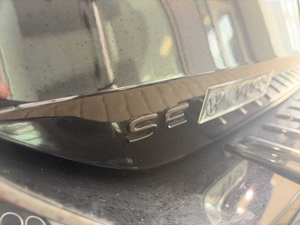 Certified 2025 Volkswagen Tiguan SE R-Line FWD image 44