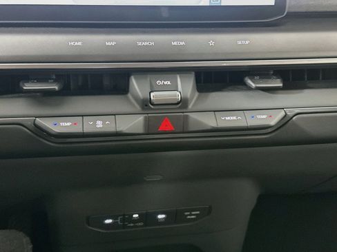 Used 2024 Kia EV9 Light RWD image 23