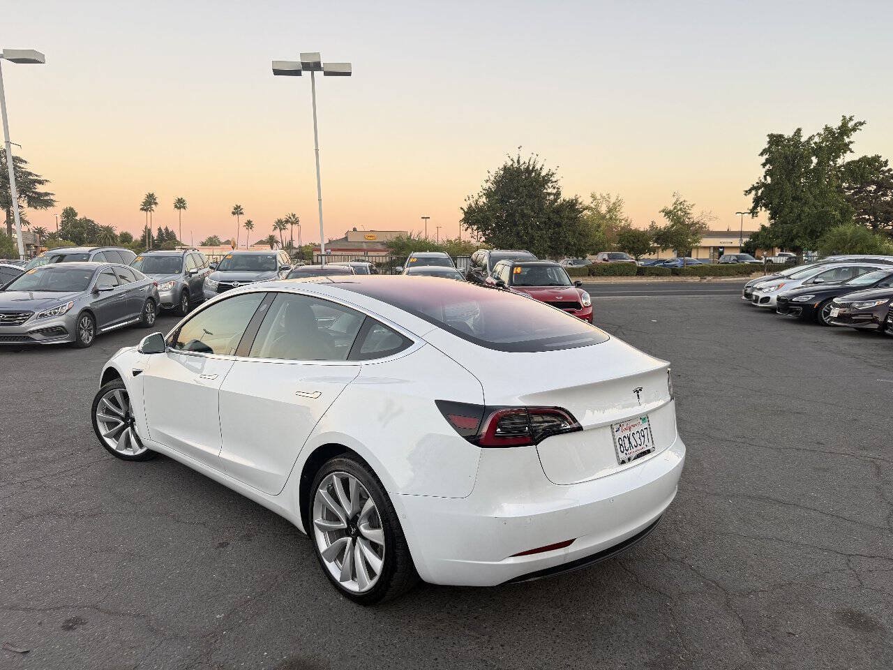 Used 2018 Tesla Model 3 Long Range RWD image 7