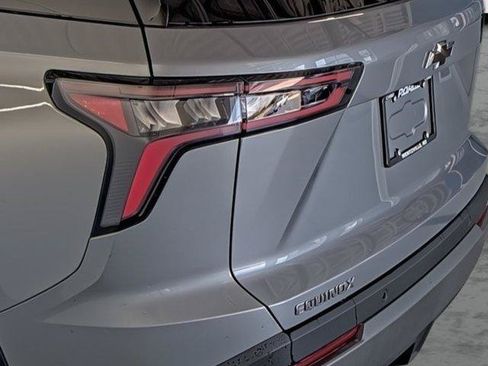 New 2026 Chevrolet Equinox LT w/ Convenience Package II FWD image 10