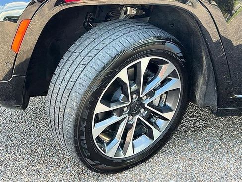 Used 2021 Jeep Grand Cherokee L Overland w/ Luxury Tech Group IV AWD/4WD image 53