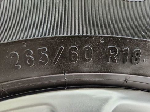 Used 2015 Jeep Grand Cherokee Overland w/ Advanced Technology Group AWD/4WD image 41