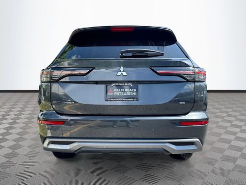 Used 2025 Mitsubishi Outlander SE FWD image 7