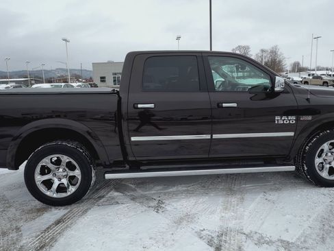Used 2017 RAM 1500 Laramie w/ Convenience Group image 9